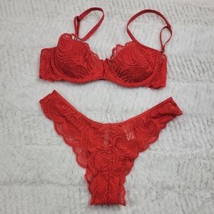 Circa 2007 Victoria's Secret lined demi bra and panty set